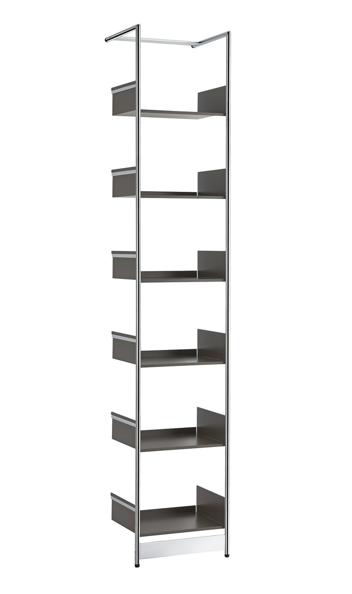 Pool 220 Anlehnregal von Mox, ein schlankes, modernes Regal mit sieben braunen Ablageflächen und Chromgestell.