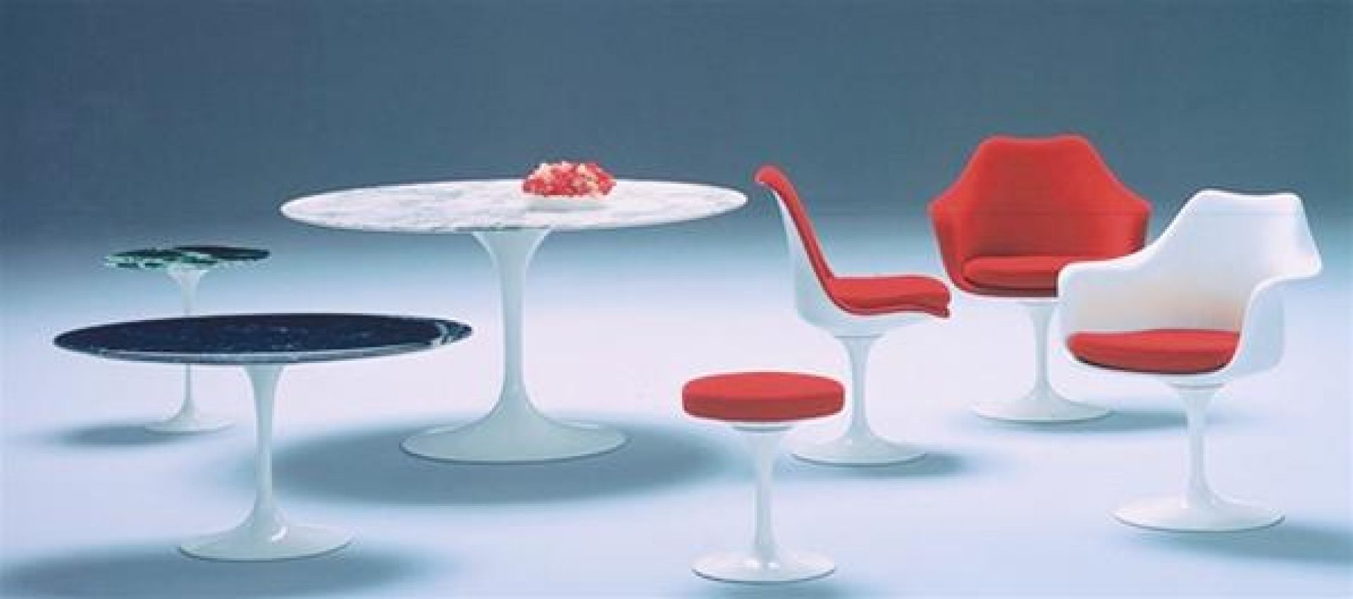 Tulip stool Hocker Knoll International