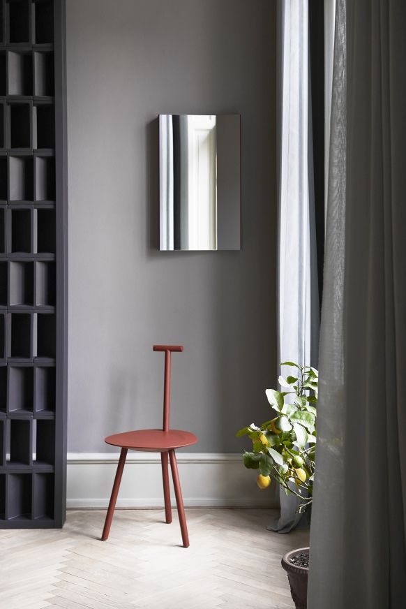 Mimesis Mirror Spiegel Please Wait to be Seated