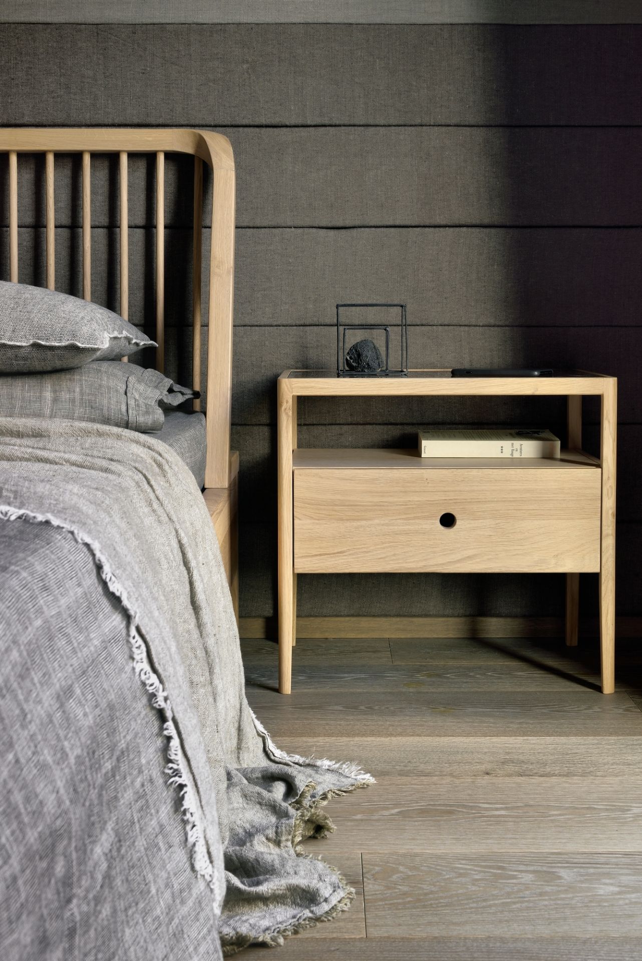 Spindle Bett Eiche Ethnicraft