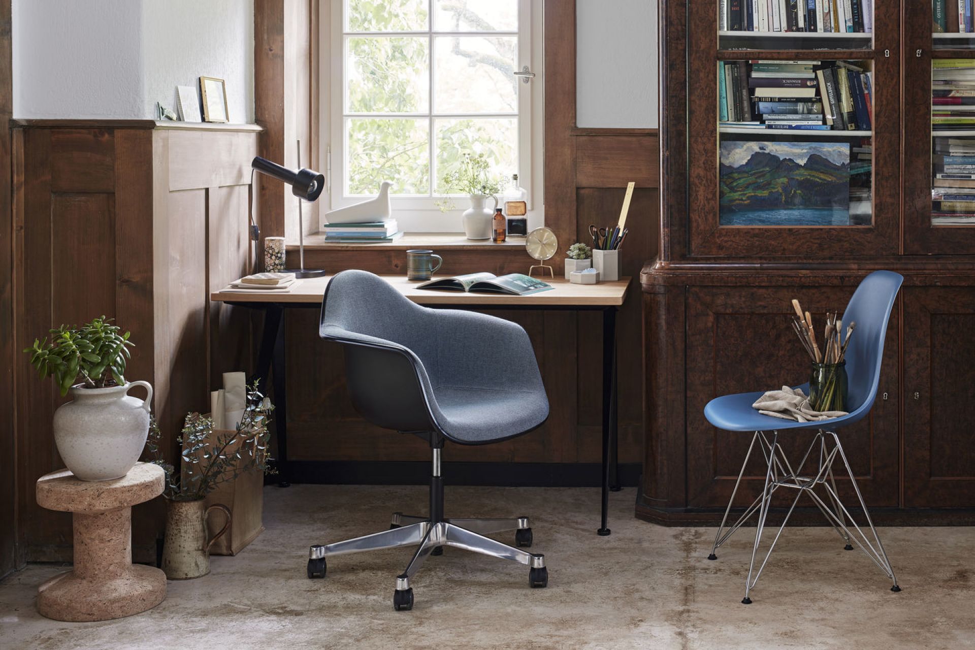 Eames Plastic Side Chair DSR Stuhl Vitra Schwarz-Senf