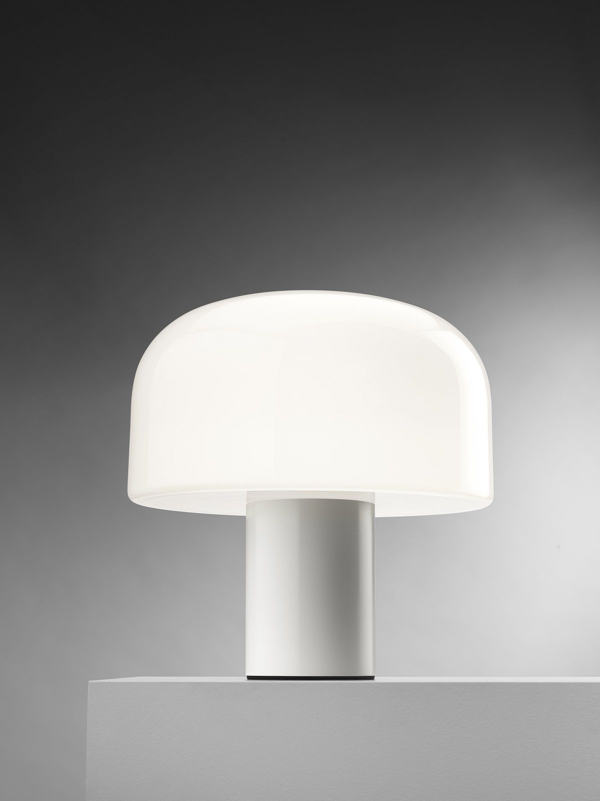 Bellhop Glass T Tischleuchte Flos 