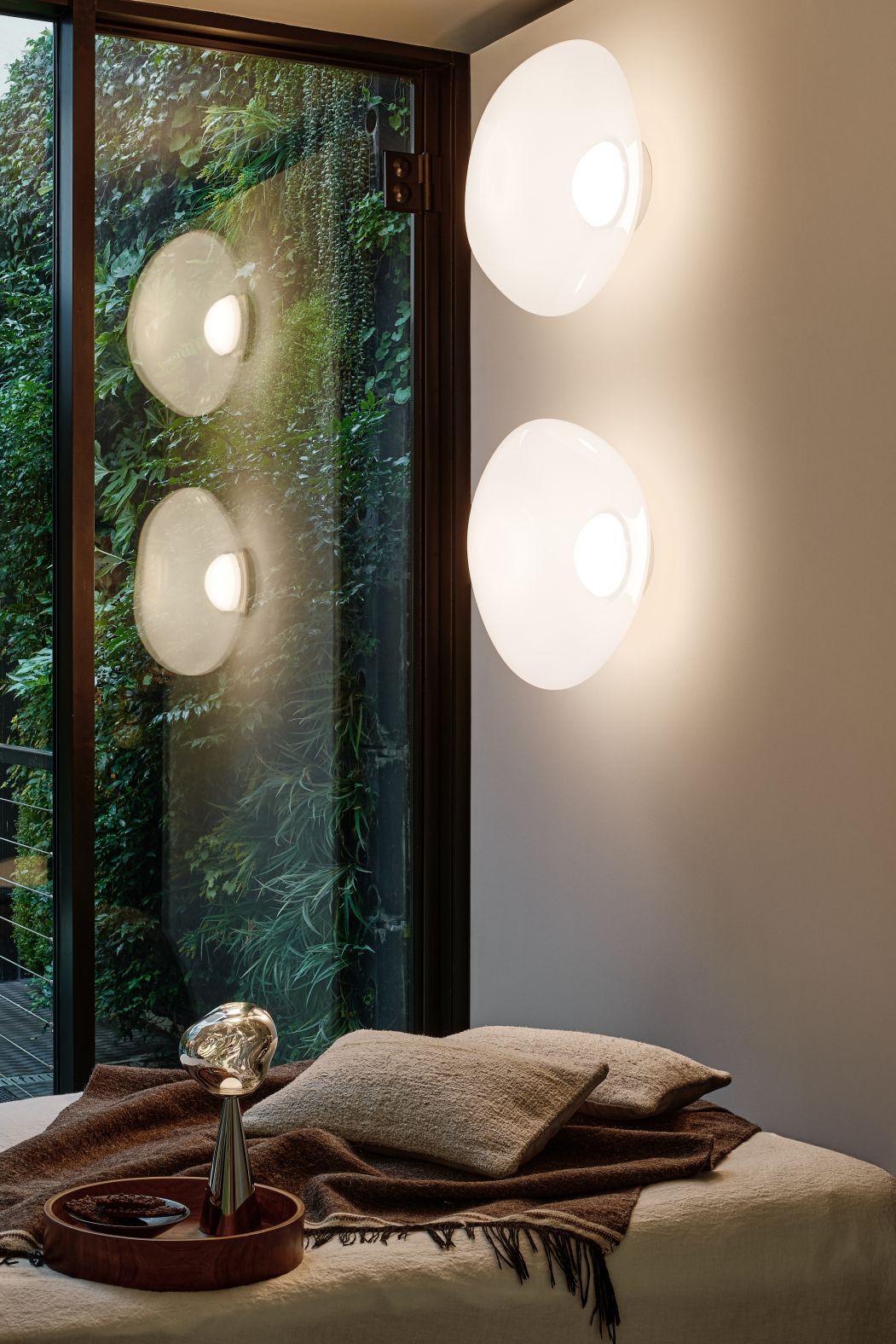Melt Surface LED-Wandleuchte Opal - Gold Tom Dixon