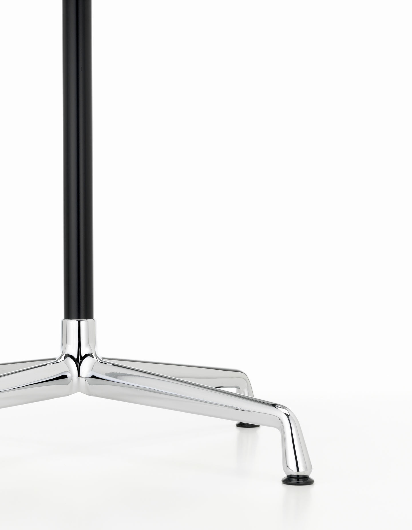 Eames Contract Tables High Stehtisch  75x75 cm  Vitra 