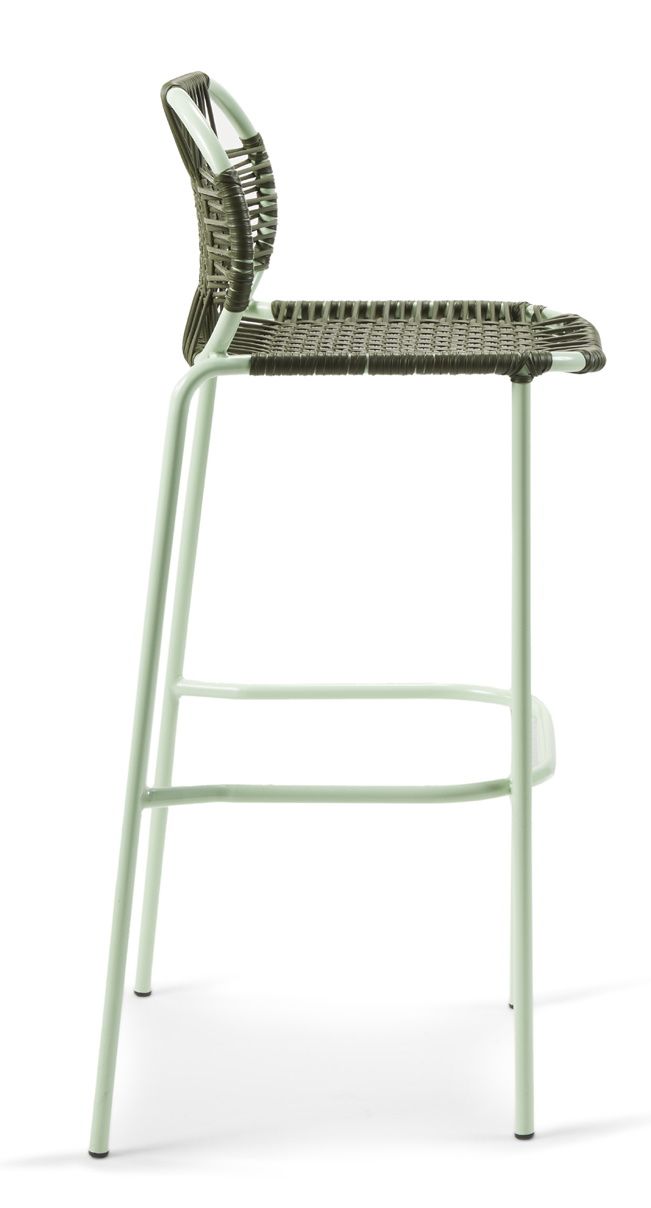 Cielo Barstool: Outdoor Barhocker in Pastellgrün mit olivegrüner Sitzfläche und Rückenlehne.