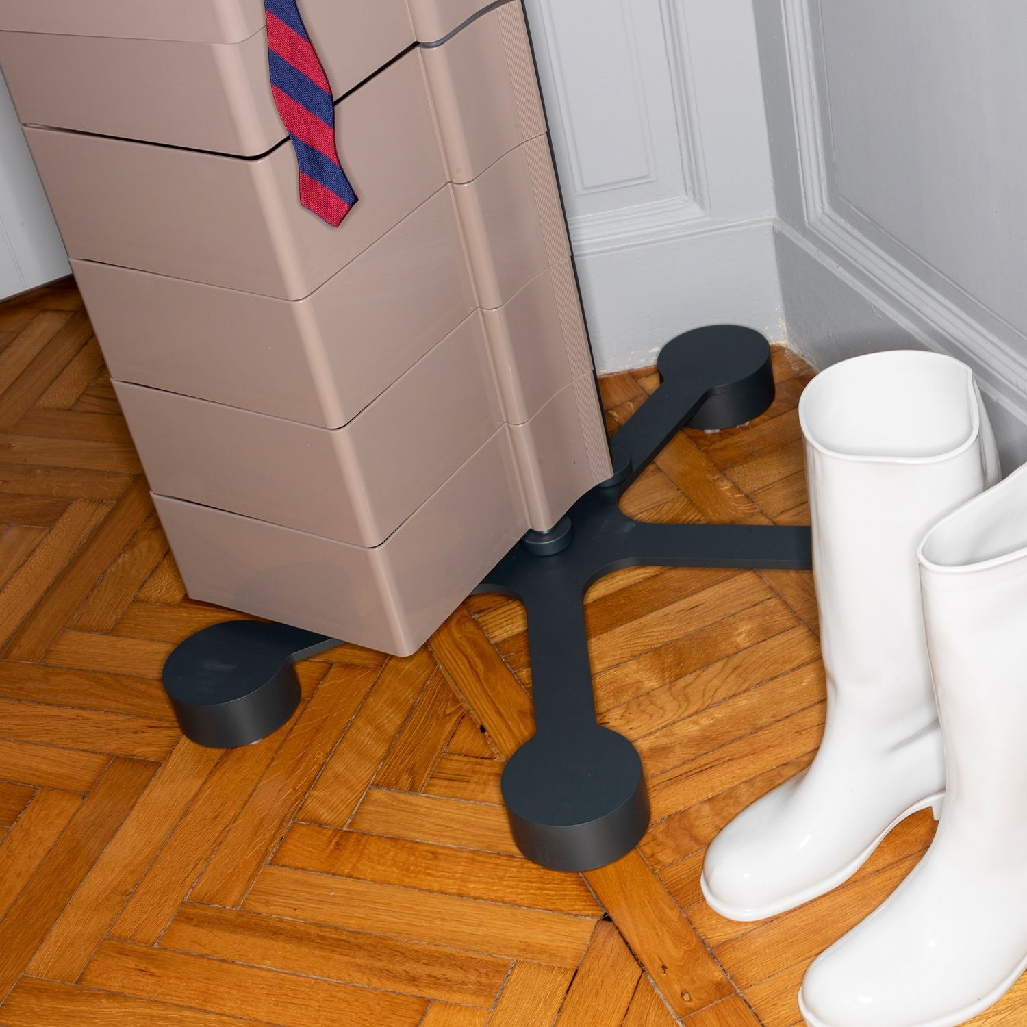 Spinny Schubladenelement mit Rollen B-Line