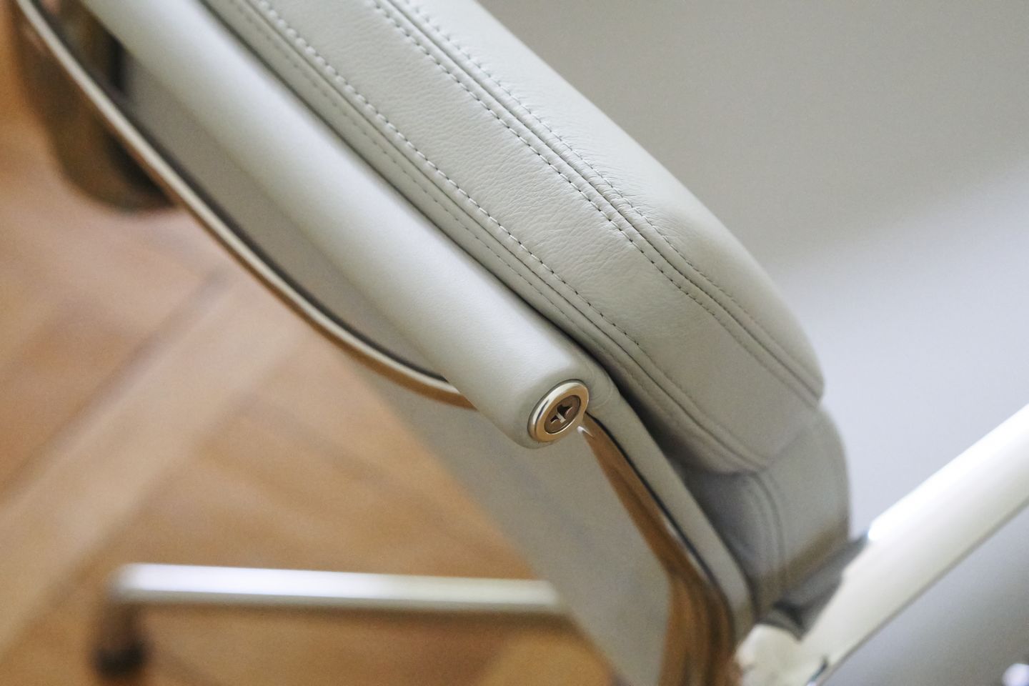 Soft Pad Chair EA207 / EA 207 Sessel Vitra