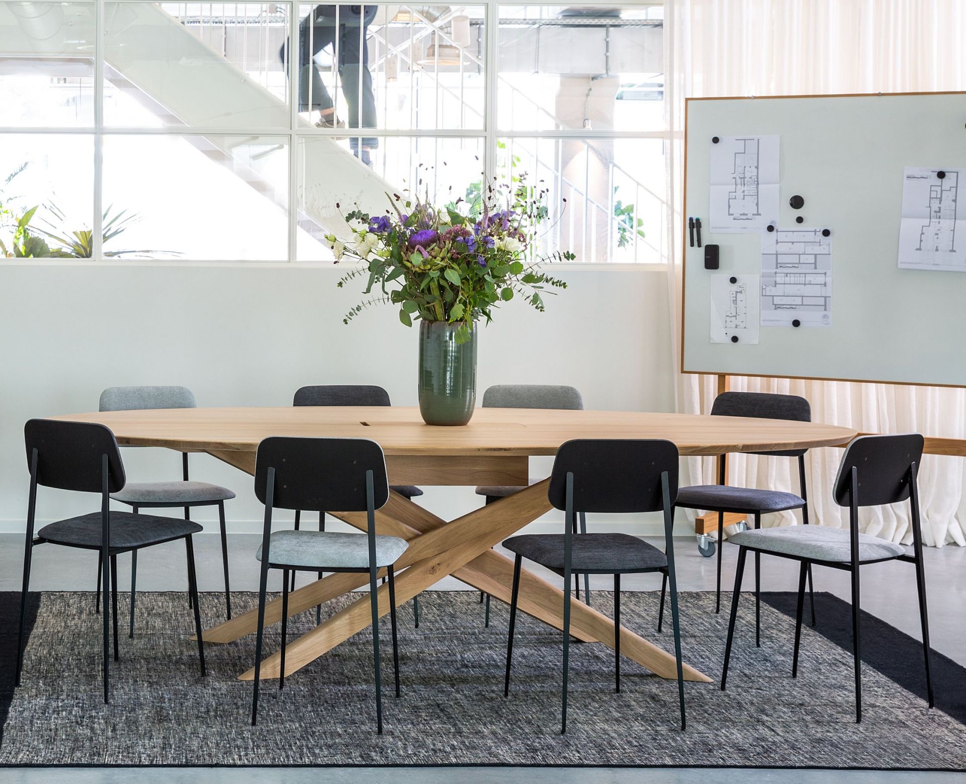 Mikado Meetingtisch Eiche lackiert Ethnicraft