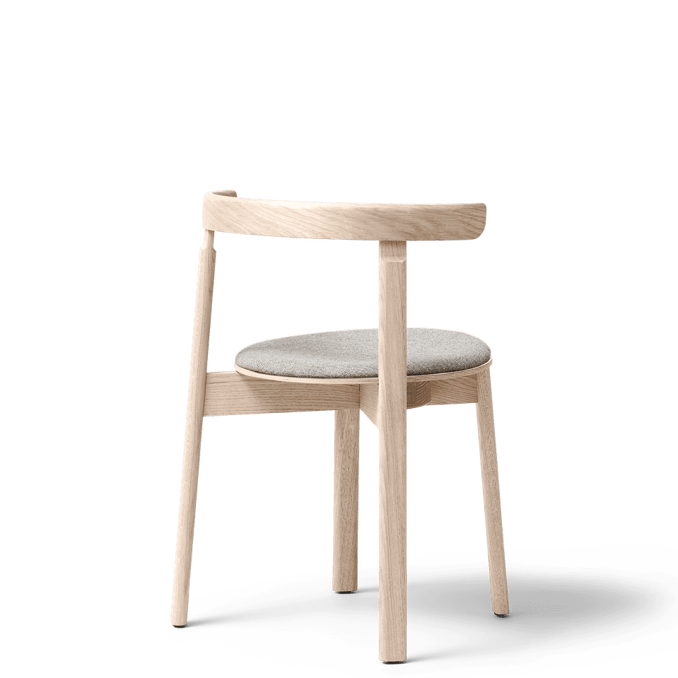 Lunar Stuhl Eiche weiß geölt mit Sitzkissen Form & Refine