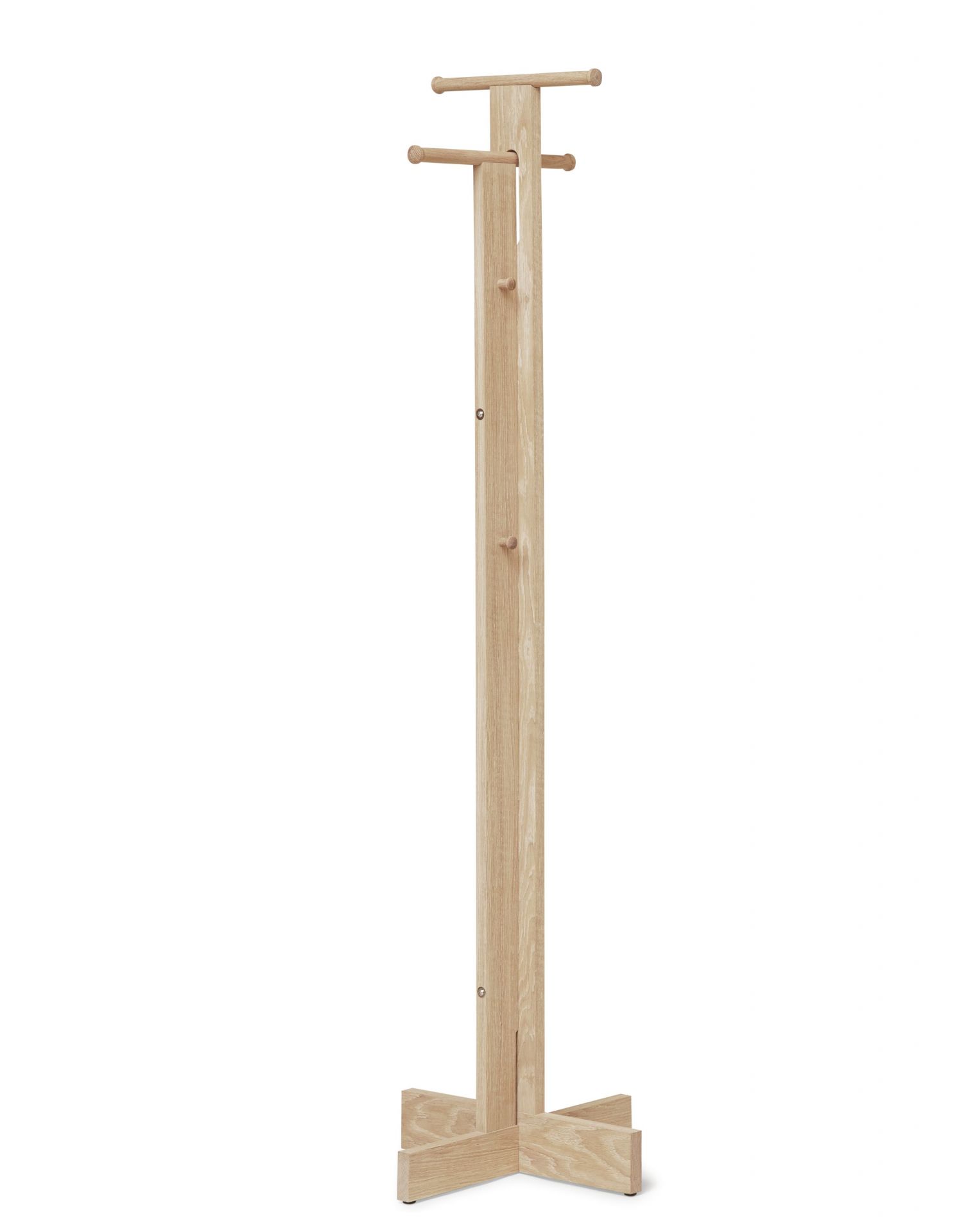 Foyer Garderobenständer von Form & Refine, geöltes Eichenholz, minimalistisches Design für Flur und Diele.