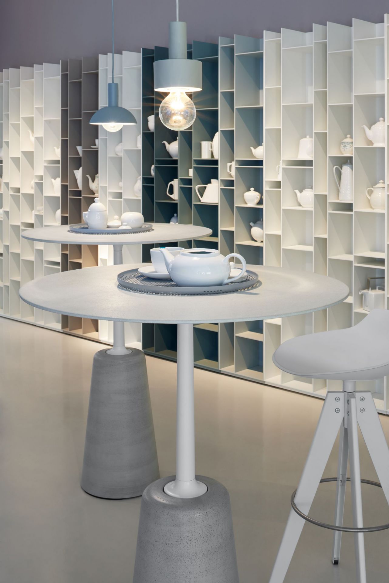 Rock Table Stehtisch Beton MDF Italia