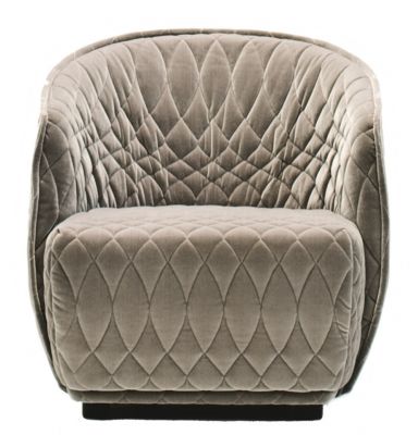 Redondo Armchair Sessel von Moroso: Gepolsterter Sessel in Grau mit gestepptem Muster. Komfortabler Design Sessel.