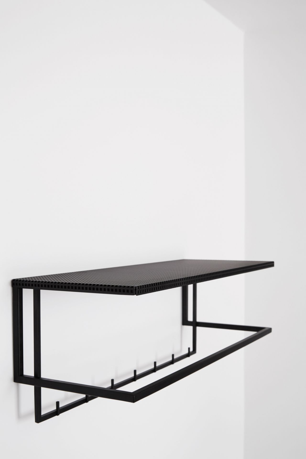 Grid Garderobe Kristina Dam Studio EINZELSTÜCK