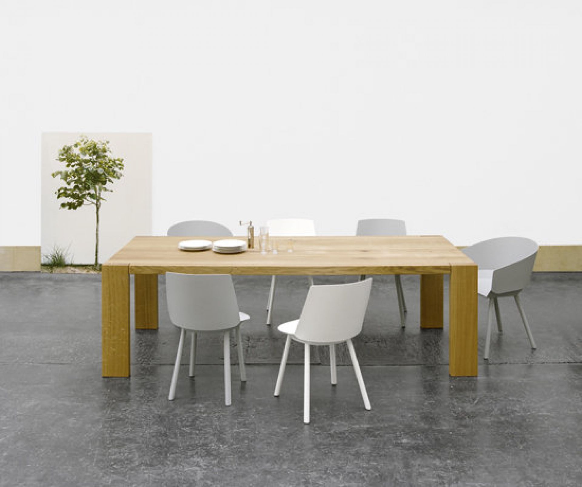TA17 London Esstisch von Philipp Mainzer e15