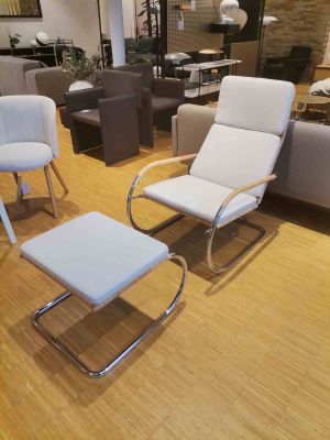 D35-1 Kragsessel mit Hocker NATURGEFLECHT / STOFF II ARCO CALLA Tecta AUSSTELLUNGSSTÜCK