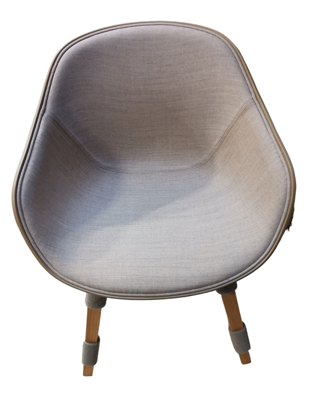 About A Chair AAC222 / AAC 222 Stuhl Eiche wasserlackiert / Clay 2.0 / Remix-242 Hay EINZELSTÜCK
