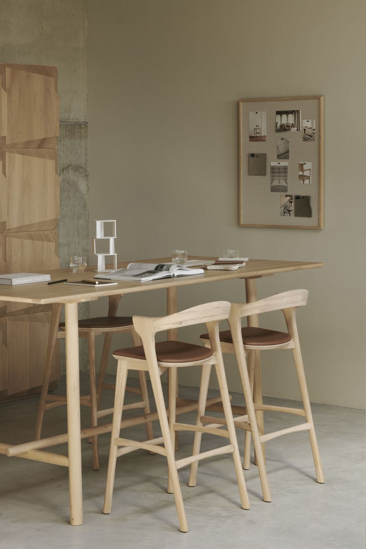 Bok Barhocker mit Sitzpolster H93cm Ethnicraft