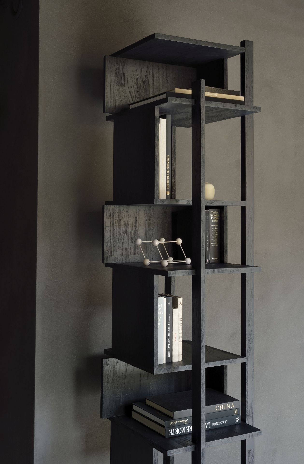 Abstract Säule Teak schwarz Ethnicraft