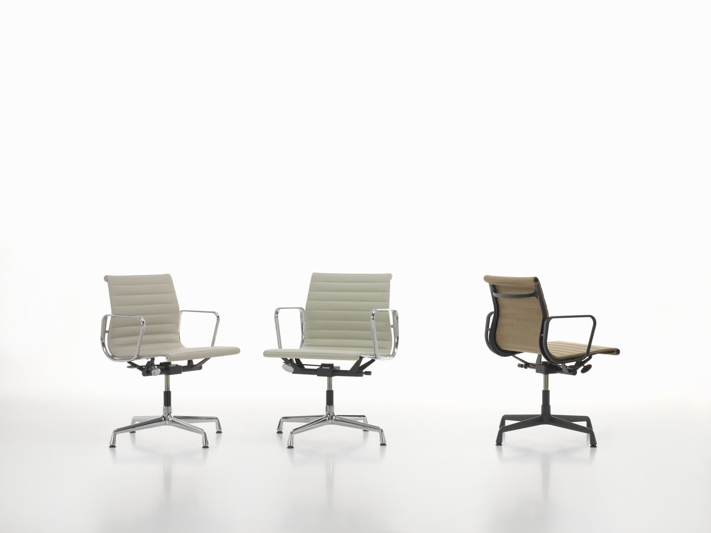 Aluminium Chair EA 132 / EA132 Stuhl Vitra