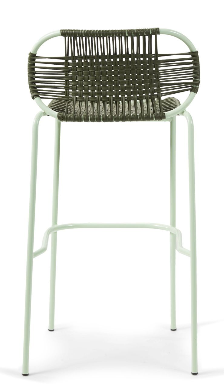 Cielo Barstool in Pastellgrün: Outdoor Barhocker mit olivgrüner Sitzfläche und Rückenlehne.
