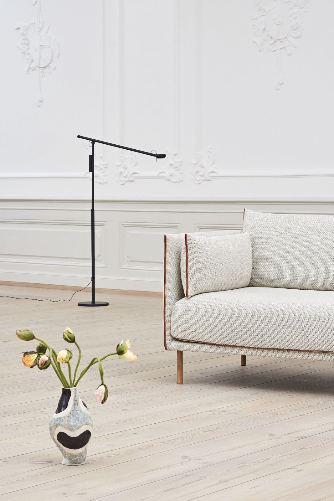 Silhouette Sofa 2-Sitzer Low Hay