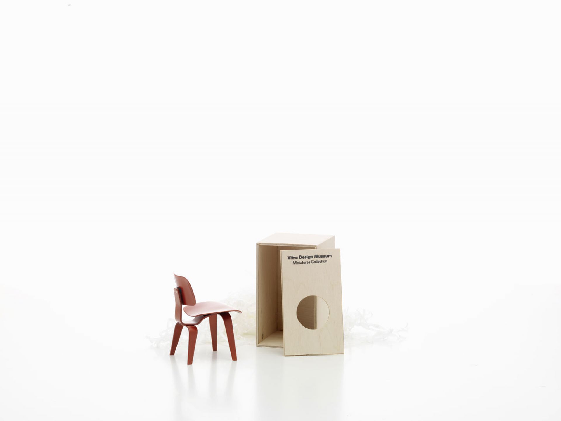 DCW [1945] Miniatur Stuhl Vitra