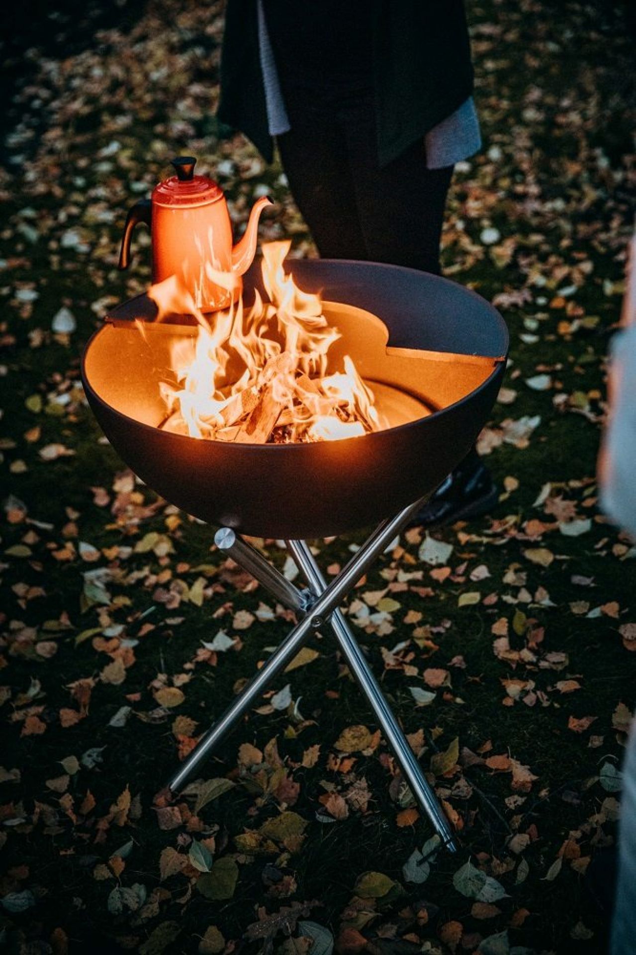 Bowl Feuerschale mit Dreibein höfats Bowl Feuerschale mit Dreibein höfats