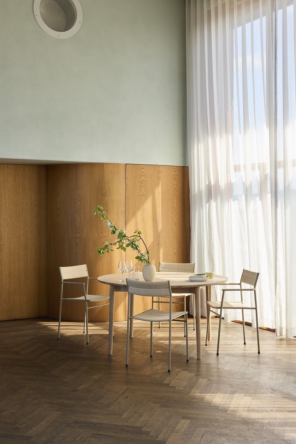 Vev Dining chair with armrests Armlehnenstuhl Northern