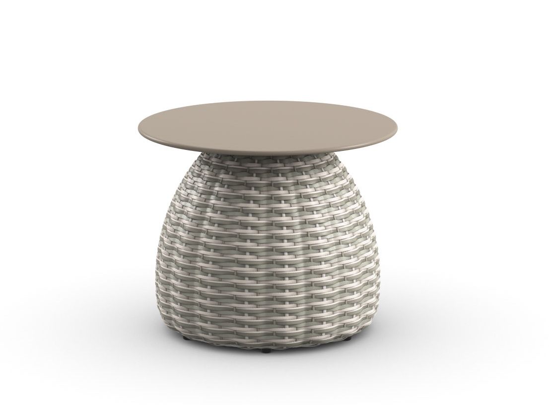 Dedon Porcini Beistelltisch mit runder Tischplatte und geflochtenem Korpus in Grau- und Weißtönen.