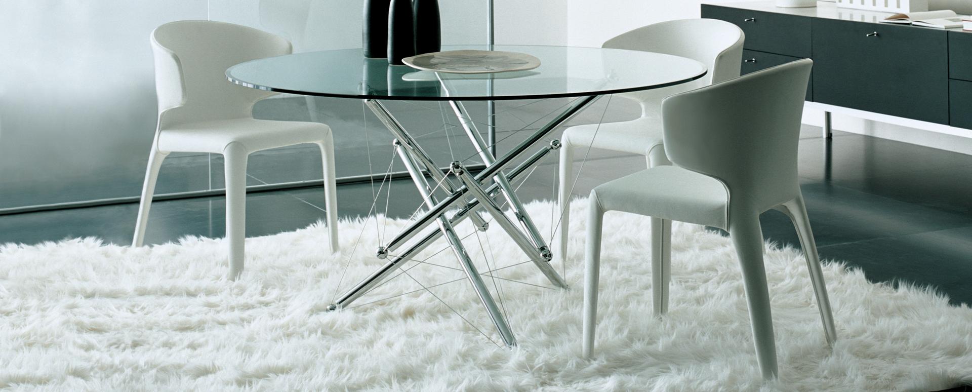 367 Hola Armlehnstuhl Cassina
