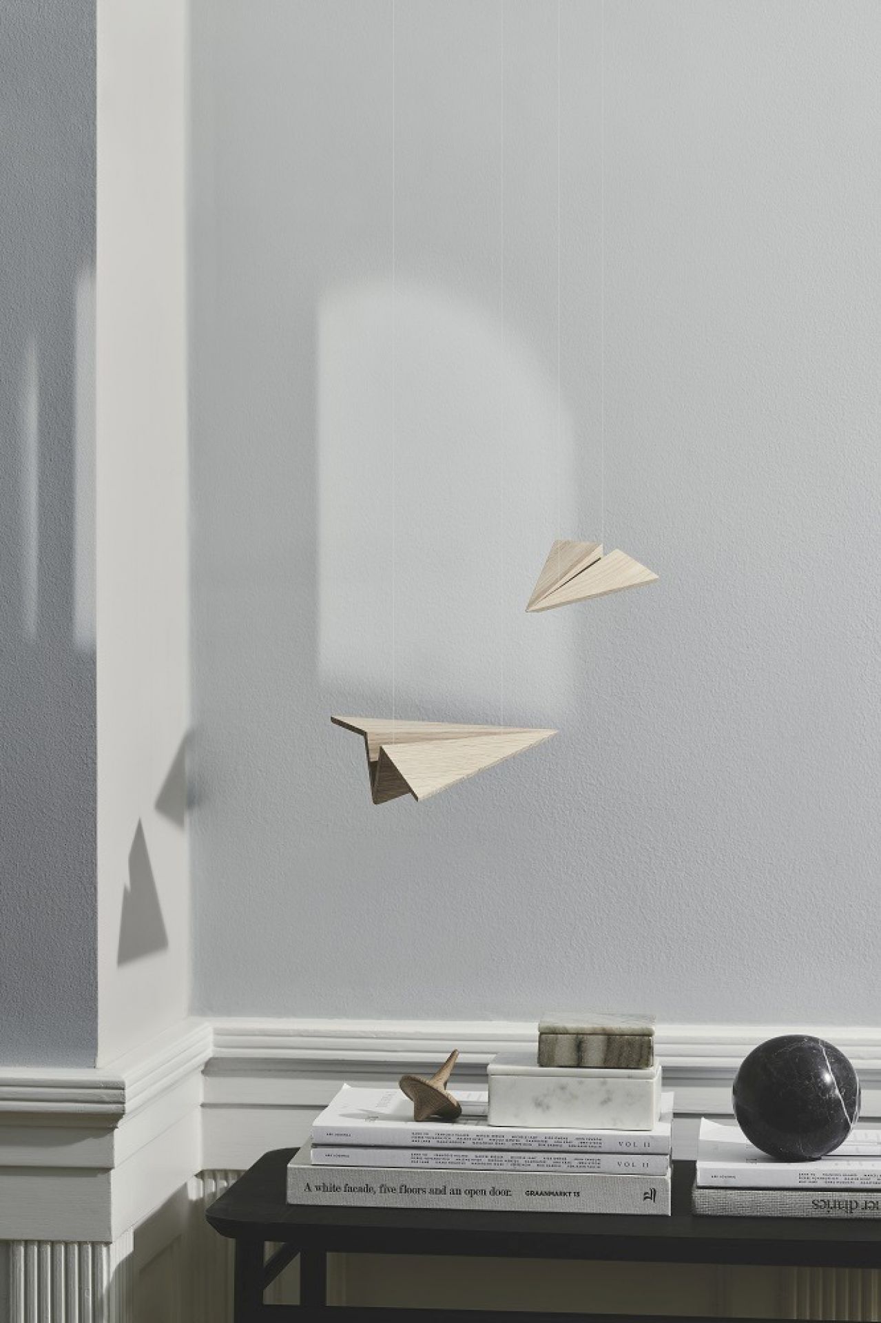 Maverick Paperplane Holzfigur Papierflugzeug Boyhood EINZELSTÜCK