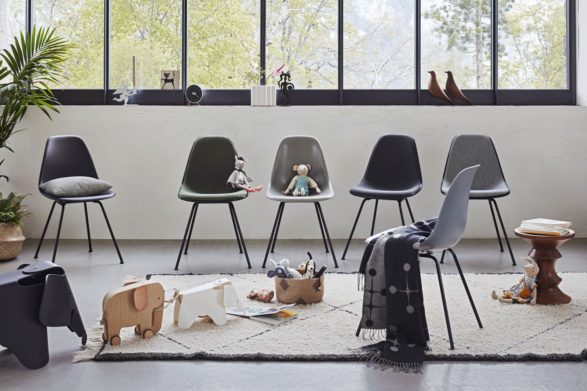 Eames Plastic Side Chair DSX Stuhl Vitra Chrom - Weiss