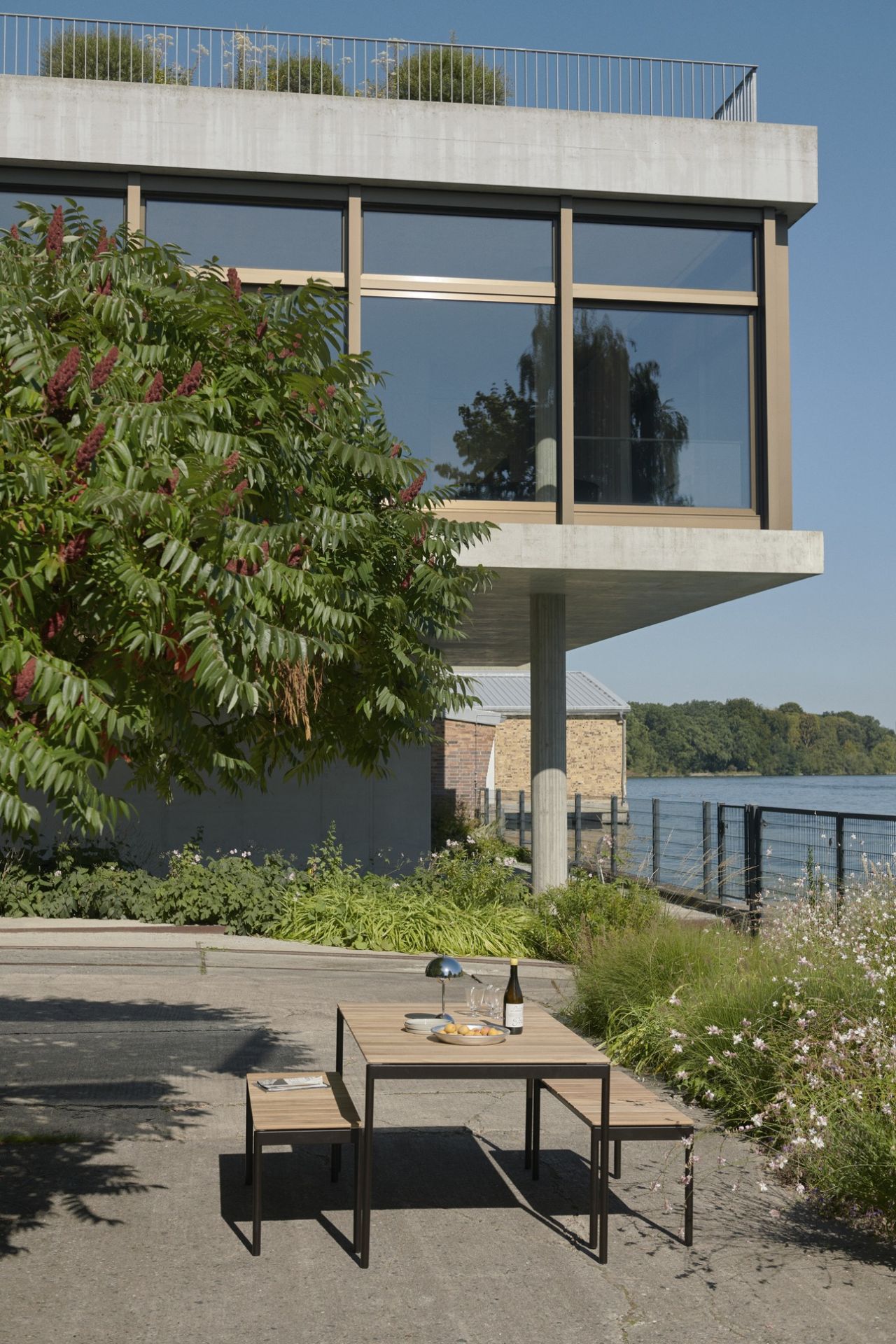 Ville AV33 Outdoor Chair Stuhl AndTradition