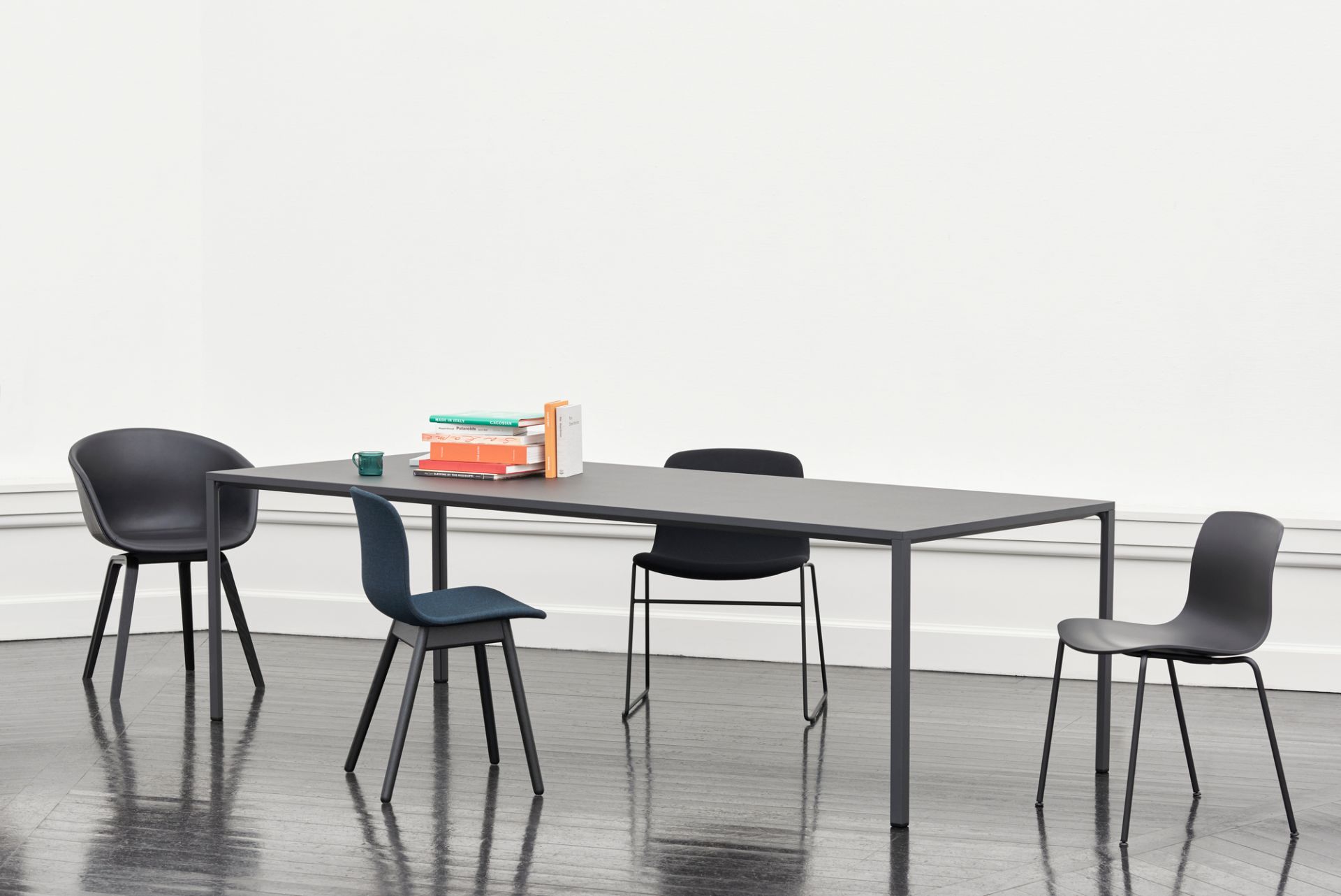 About A Chair AAC23 / AAC 23 Stuhl mit Vollpolster Hay