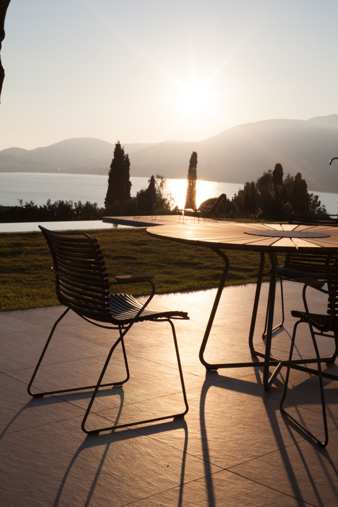 Circle Outdoor Tisch 150 cm Houe