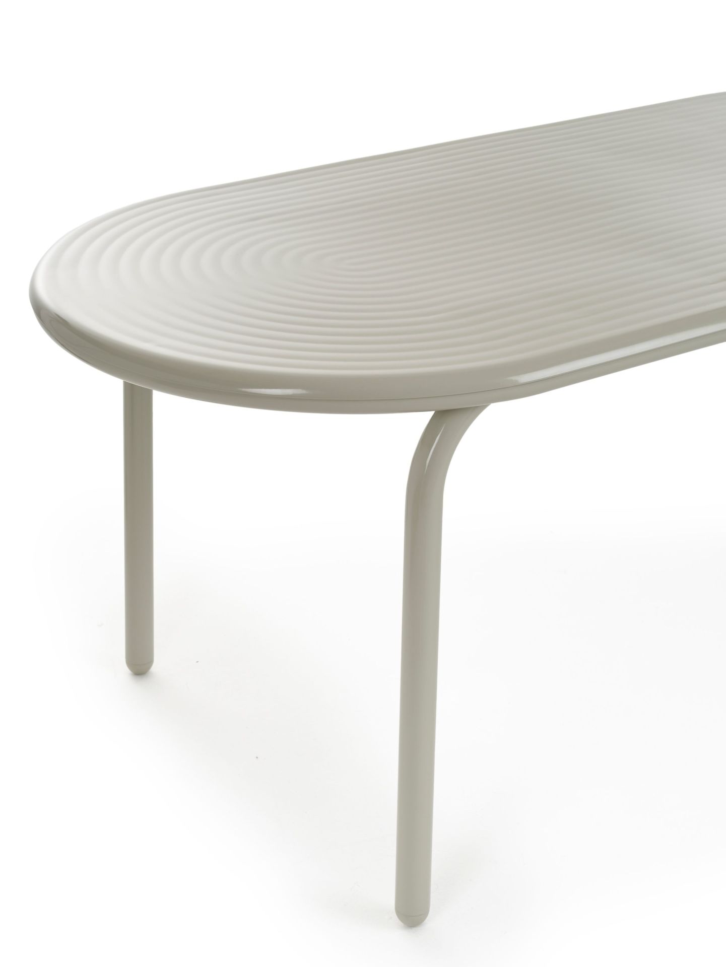 Groove Outdoor Tisch Putty Tom Dixon