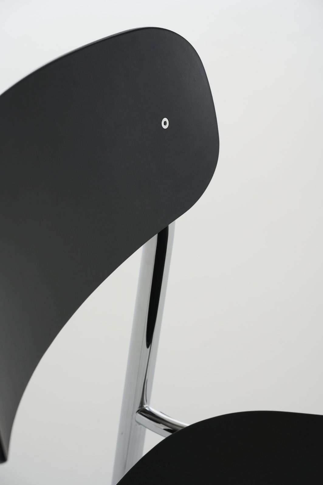 S 243 / S243 Stahlrohr Stuhl OLIVGRÜN Thonet EINZELSTÜCK