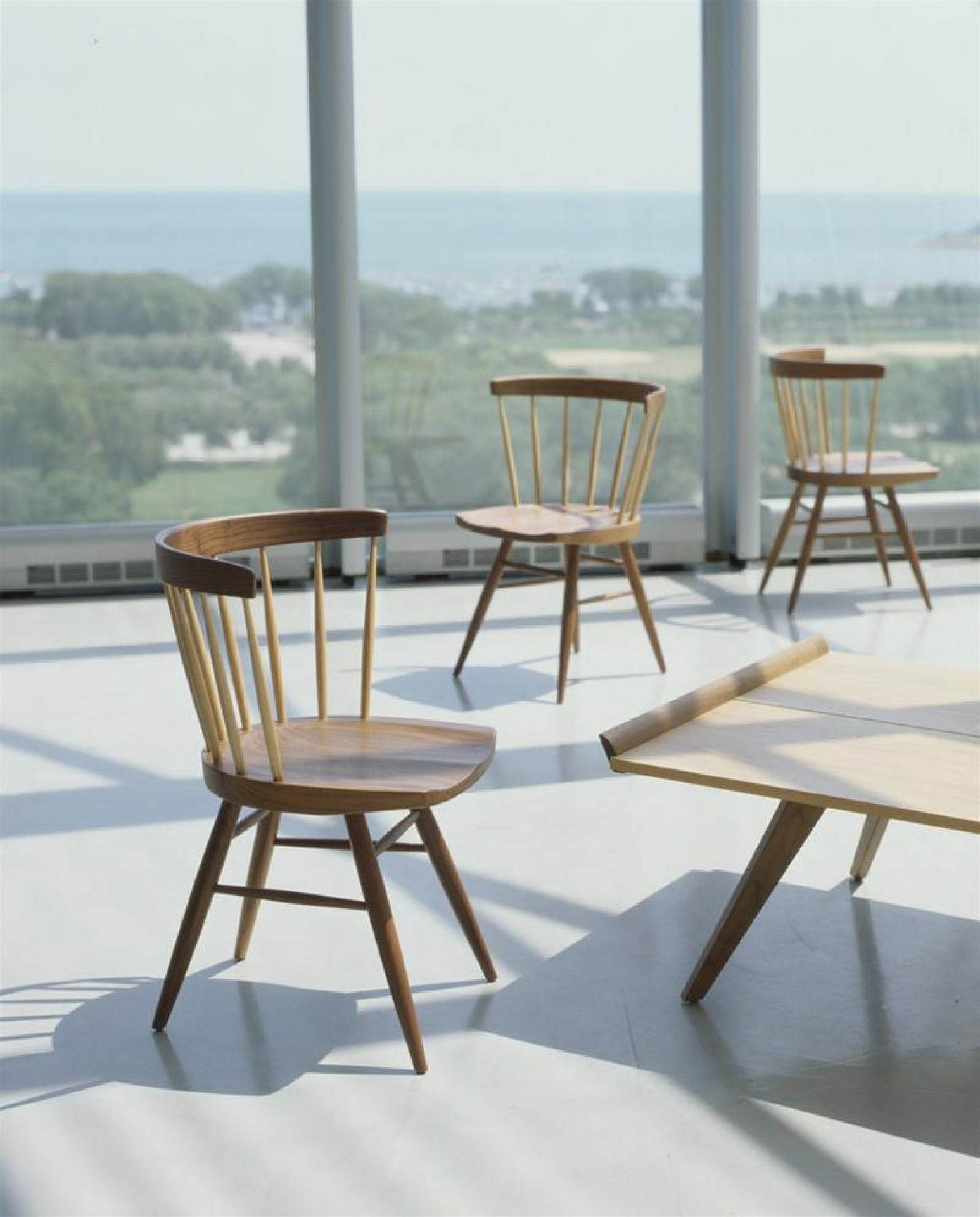 Splay-Leg Tisch Knoll International
