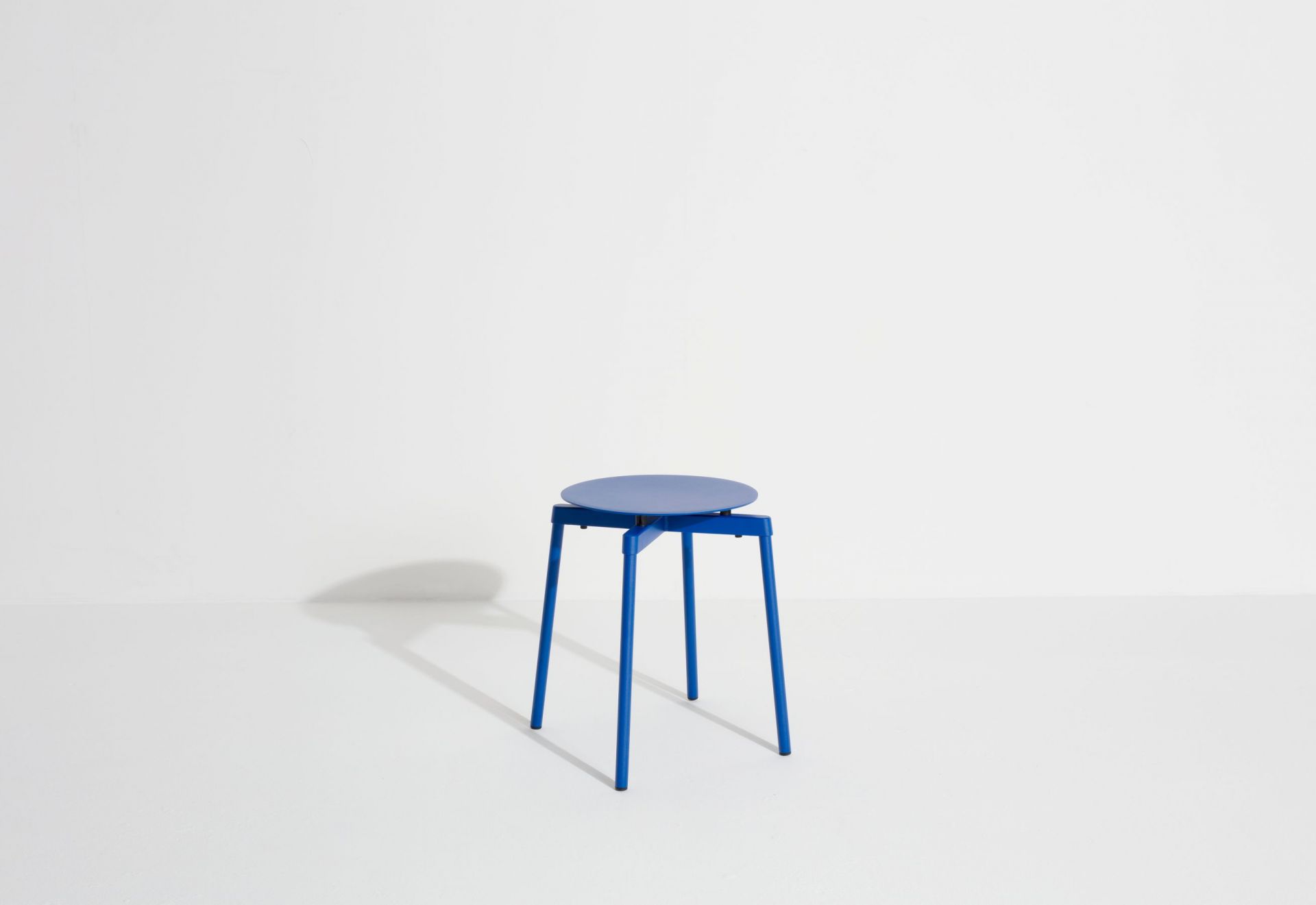 Fromme Stool Hocker Petite Friture Blau Fromme Stool Hocker Petite Friture Blau