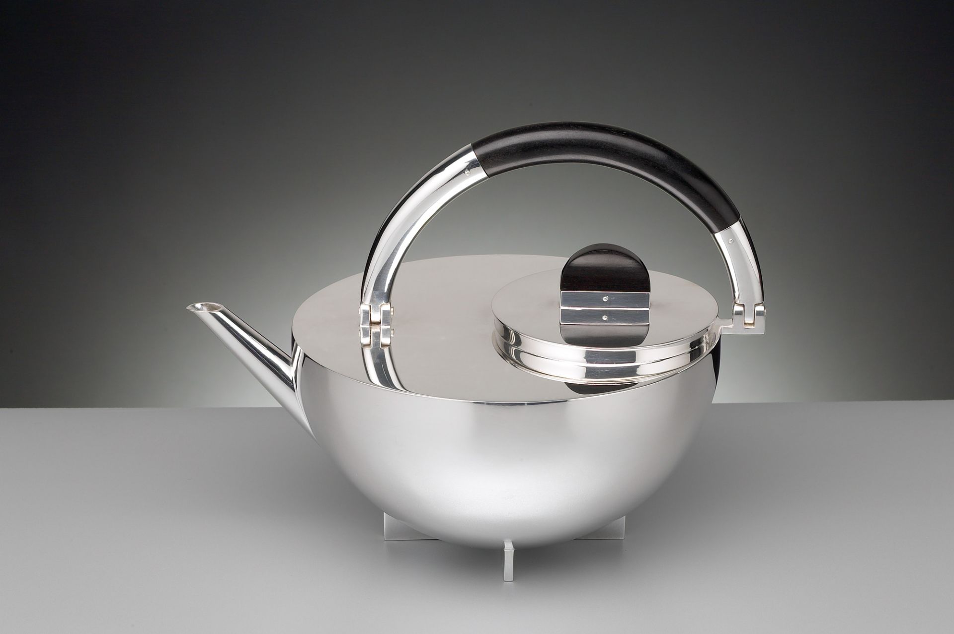 MBTK 24 / MBTK24 Bauhaus Marianne Brandt Teekanne Tecnolumen