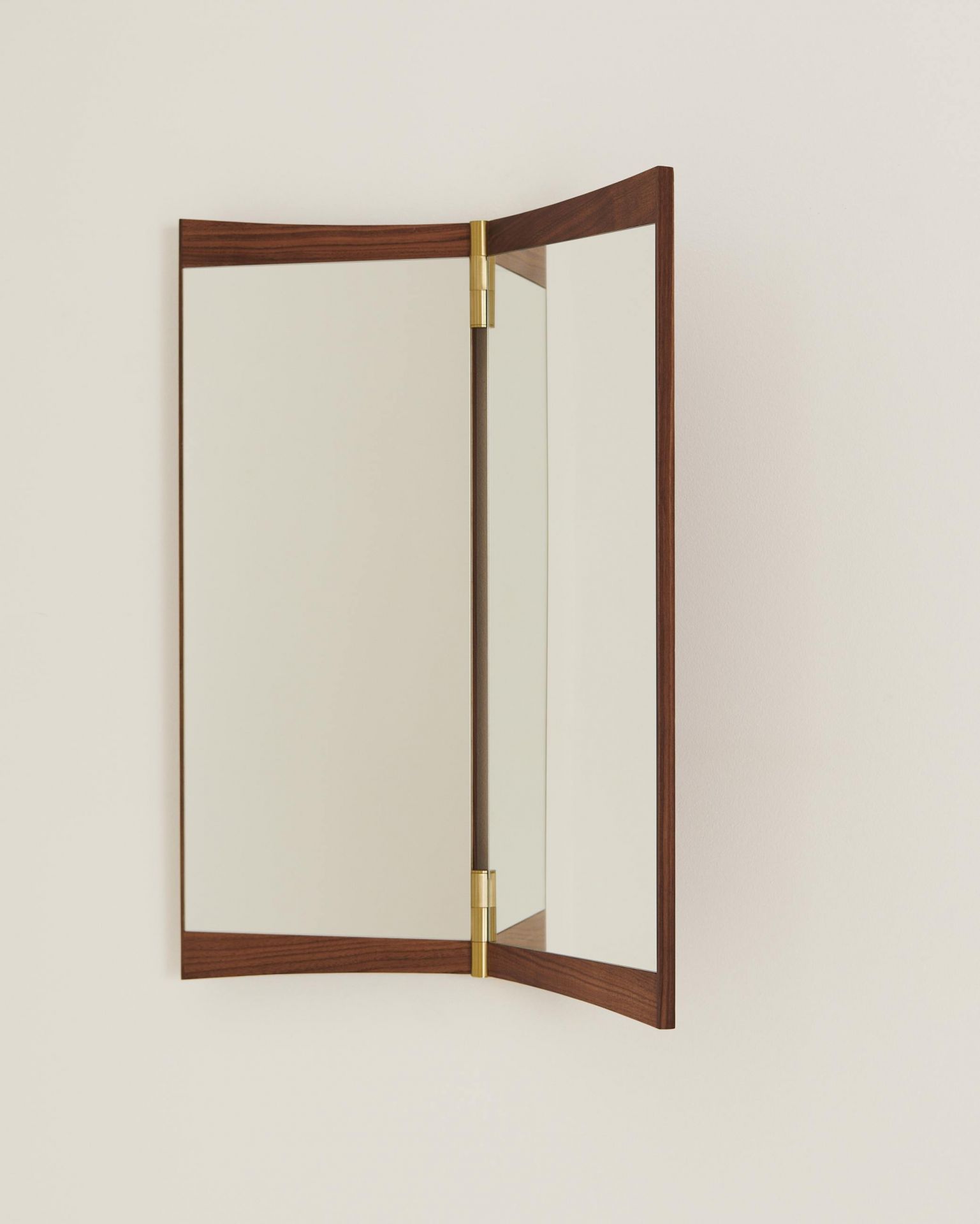 Vanity Wall Mirror 2 Wandspiegel Gubi 