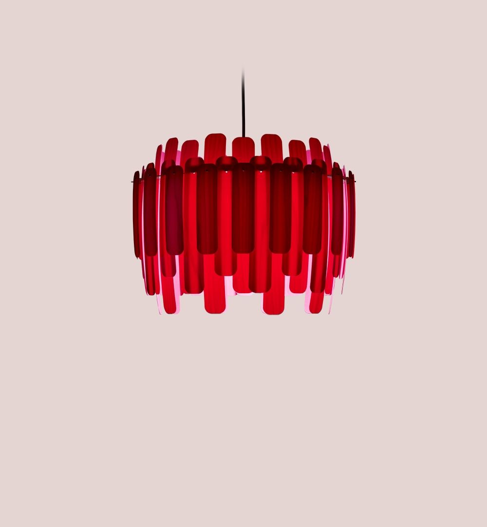Rote Maruja Pendelleuchte von LZF Lamps: Moderne Hängelampe für stilvolle Beleuchtung.