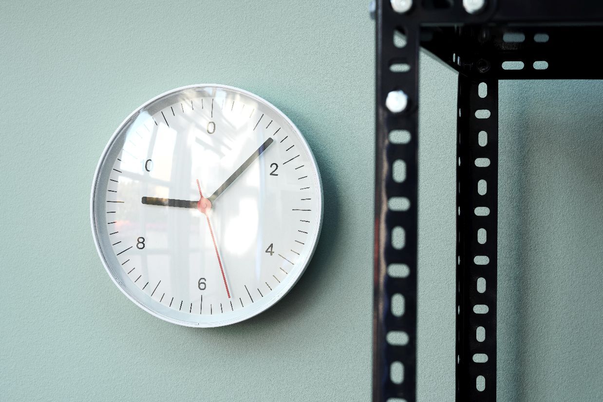 Wall Clock Wanduhr Hay Braun