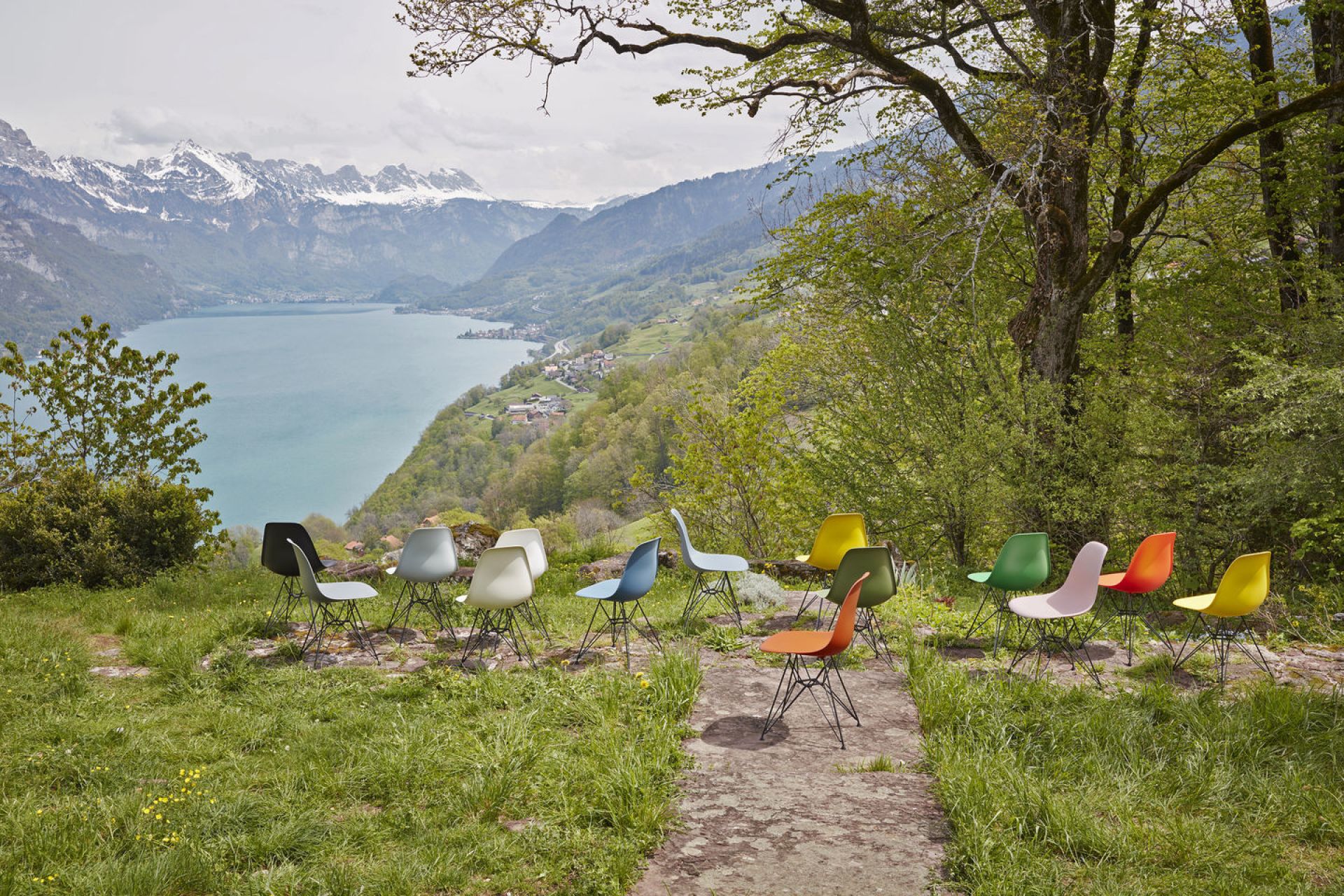 Eames Plastic Arm Chair DAR Stuhl Vitra Schwarz - Granitgrau