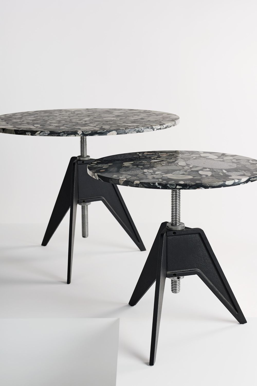 Screw Side Table 600 Tom Dixon