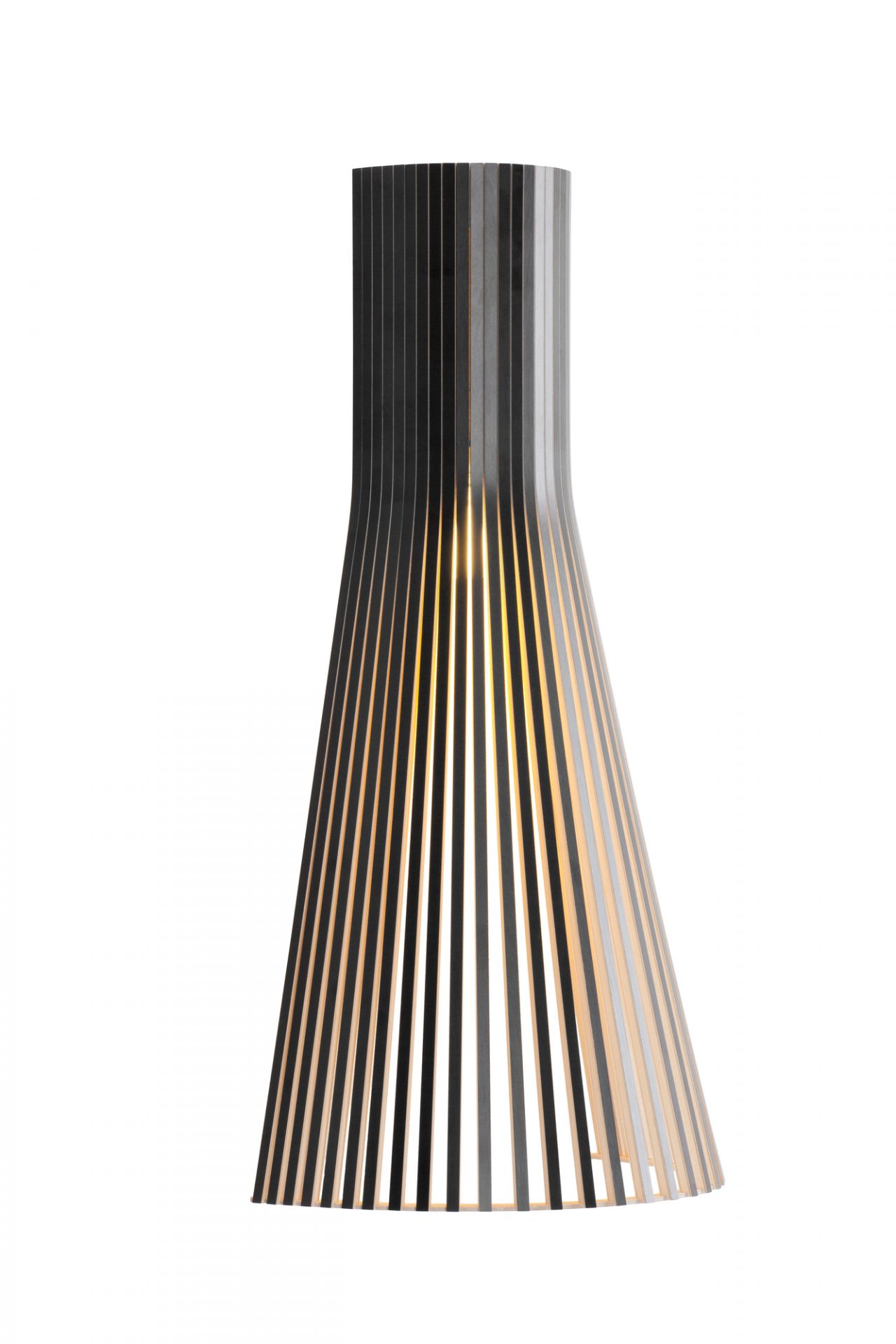 Secto 4230 LED Wandleuchte in Schwarz, Designleuchte aus Holzlamellen, modernes Lichtobjekt.