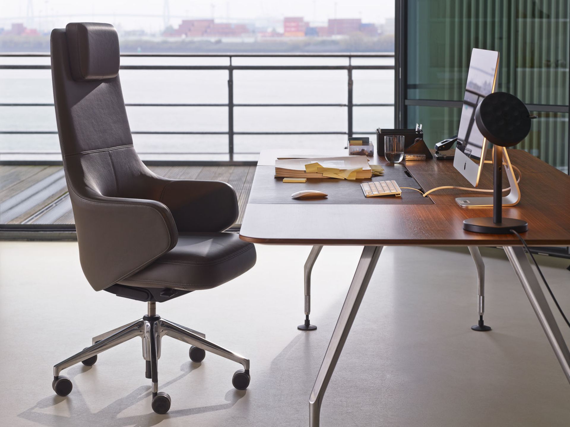 Grand Executive Highback Konferenzstuhl Vitra