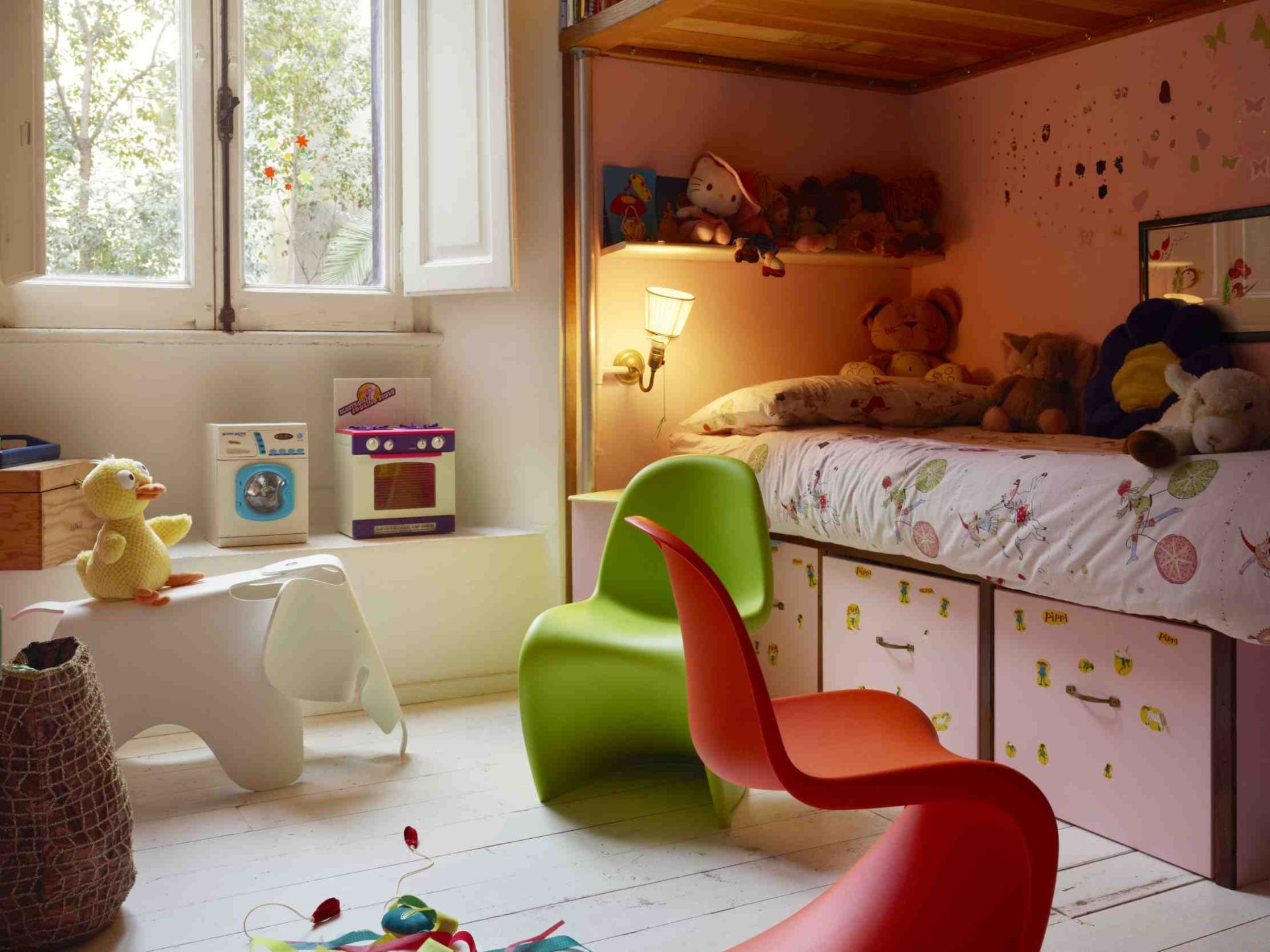 Eames Elephant Hocker Vitra