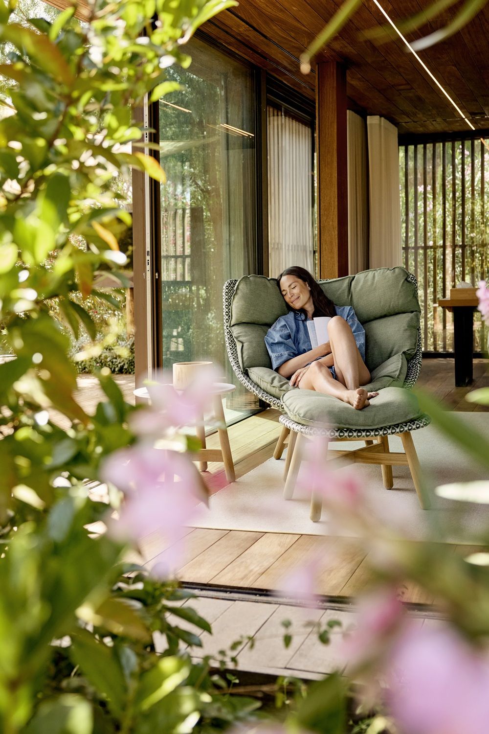 Mbrace Outdoor Wing chair Hochlehner Dedon