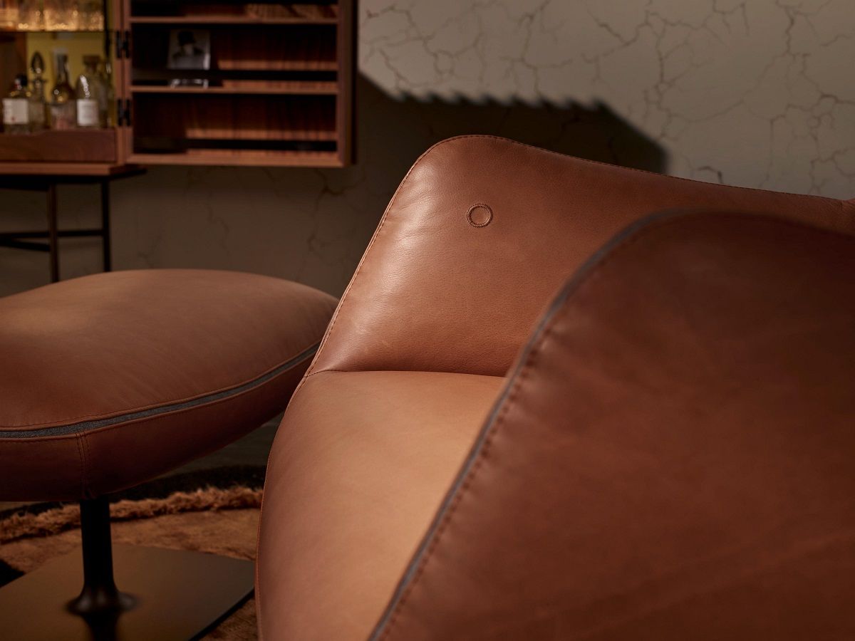 Jalis Lounge Drehsessel mit Kippmechanik / Tellerfuß Elektrisch verstellbar Cor